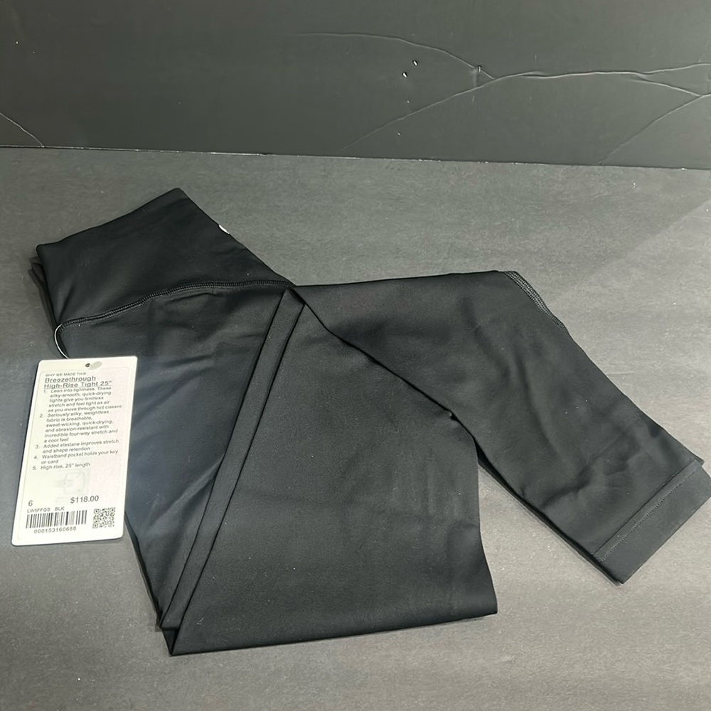 Lululemon Breezethrough High-Rise Tight 25”, size 6